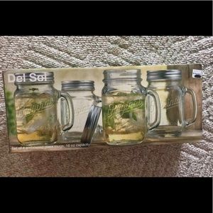 Mason jar drinking glasses with lid